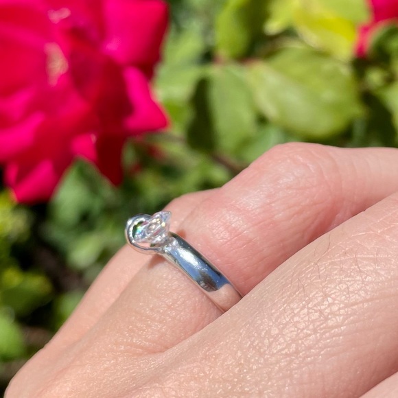 Vintage 90's CZ Spinner 14k Solid White Gold Solitaire Ring - Picture 3 of 16